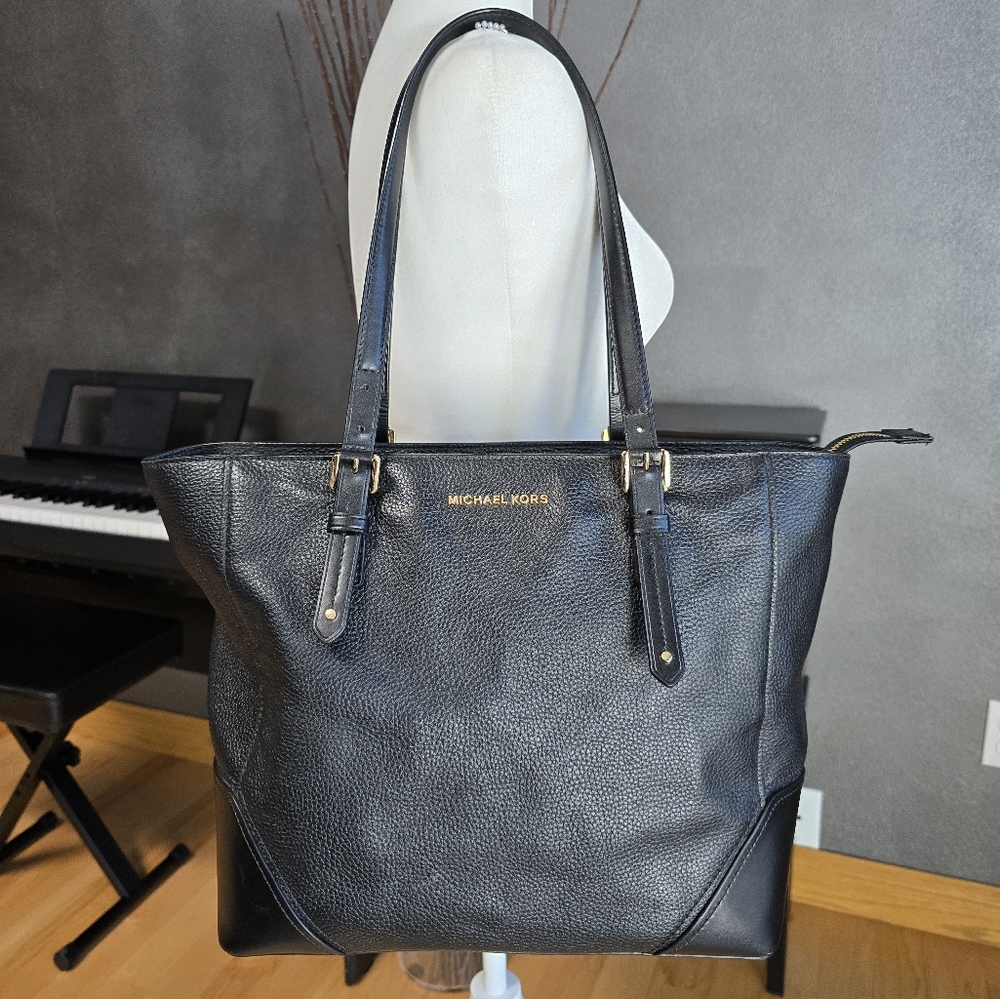 Michael Kors Black Leather Structured Tote - Picture 2 of 16